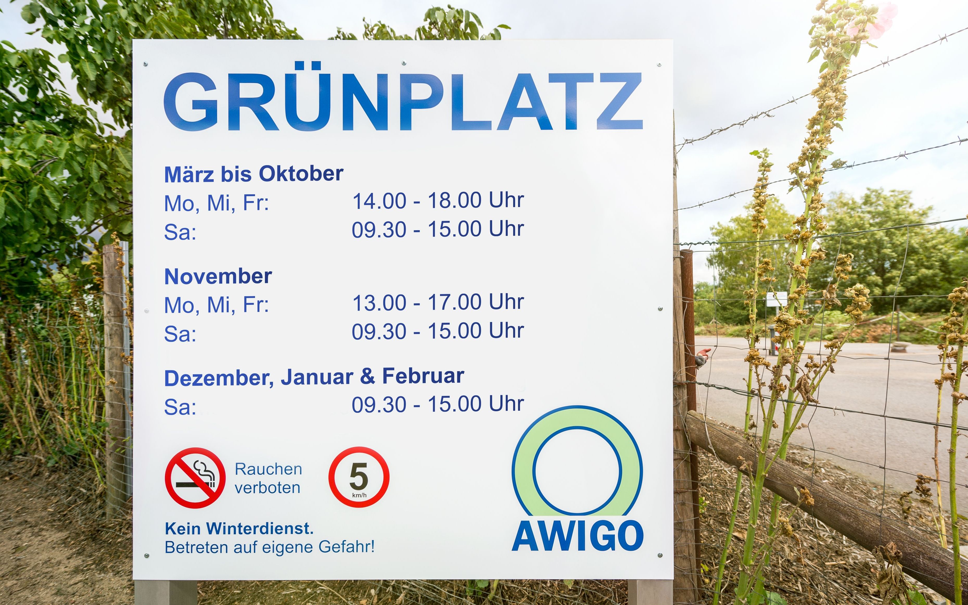 Bildunterschrift: Ab Dezember gelten neue Öffnungszeiten für die Wintermonate auf den 27 AWIGO-Grünplätzen im Landkreis. Foto: A.W. Sobott.